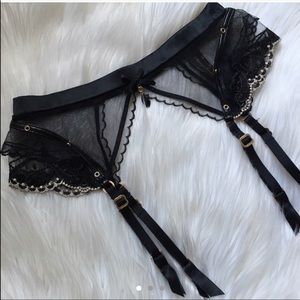 ISO HONEY BIRDETTE GARTER XS